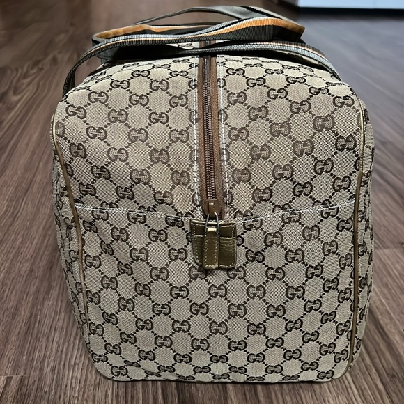 A 227 - 💯 % authentic Gucci duffel bag - Picture 11 of 16